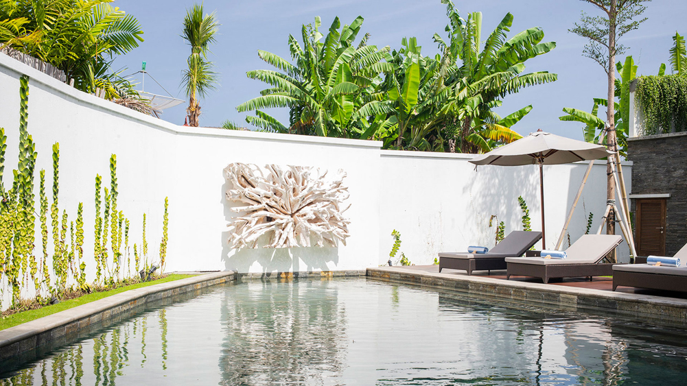 Villa Indrani - Relaxing pool area